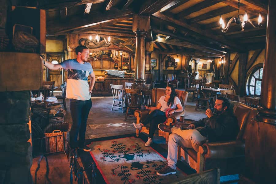 Hobbiton Movie Set: Guided Tour Ticket - The Mill, the lake, and the Green Dragon Inn