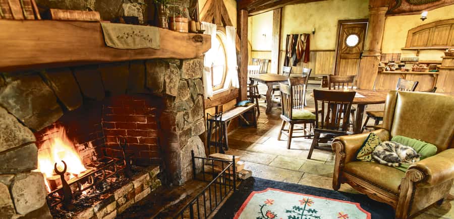 Hobbiton Movie Set & Rotorua Premium Day Tour from Auckland - What the $269 price really covers