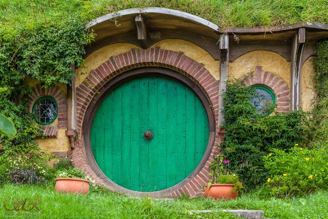 Hobbiton Movie Set Shore Excursion from Tauranga (6 Hours) - A short drink at the Green Dragon