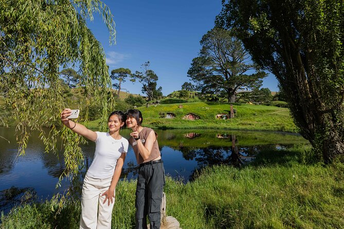 Hobbiton Movie Set Small Tour from Auckland - The long drive is both cost and benefit