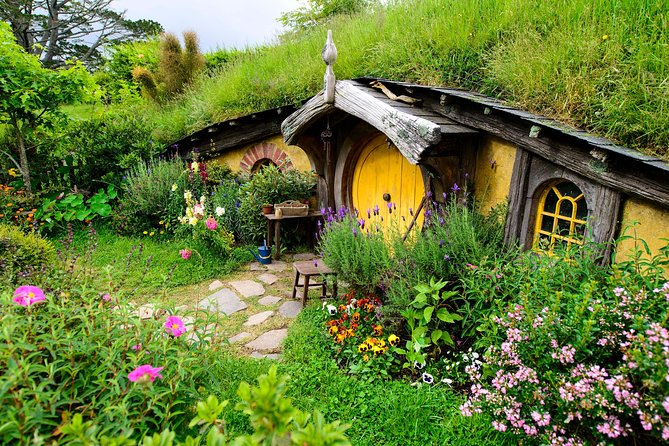 Hobbiton movie set tour and a lot more beautiful NZ sights - Key points to know before you book