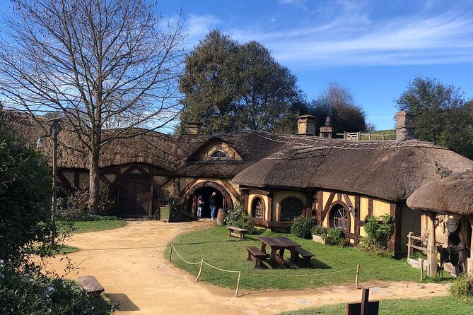 Hobbiton movie set tour and a lot more beautiful NZ sights - Guides make a real difference