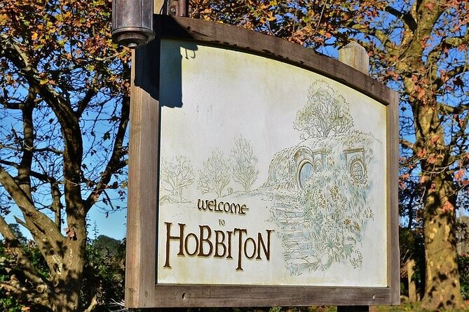 Hobbiton Movie Set & Waitomo Glow Worm Caves Private Tour - Why this Auckland day trip works