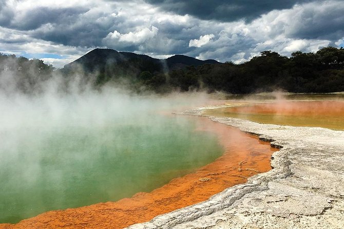 Hobbiton & Rotorua including Wai-O-Tapu - Small Group Tour from Auckland - The food, comfort, and pacing questions
