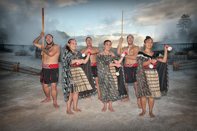 Hobbiton & Rotorua Living Māori Village Private Tour Ex-Auckland - Timing, clothing, and practical preparation