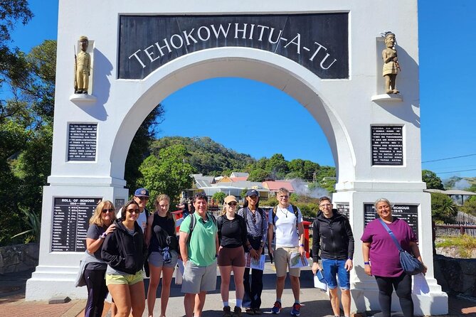 Hobbiton & Rotorua Māori Village with Lunch from Auckland - A geothermal hangi pie for lunch