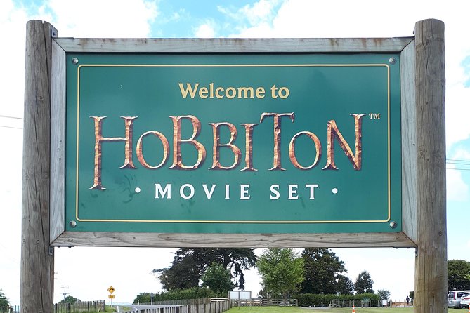 Hobbiton Transport & Tauranga Highlights Excursion from Tauranga - McLaren Falls gives the day some breathing room