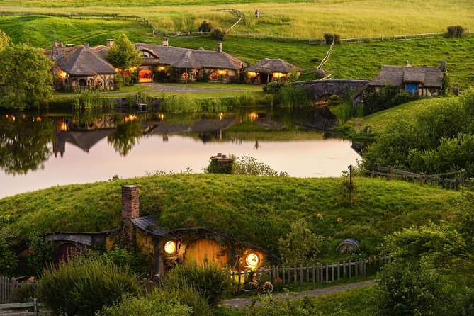 Hobbiton & Waitomo Caves Exclusive Luxury Day Tour From Auckland - The 7am departure and first Waikato views