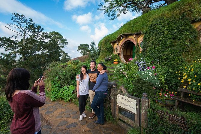 Hobbiton & Waitomo Caves Small Group Tour from Auckland inc Lunch - The return to Auckland