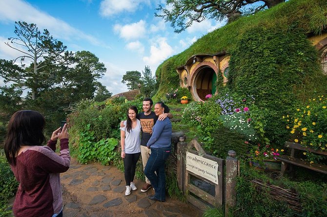Hobbiton & Waitomo Caves Small-Group Tour W Lunch from Auckland - The early Auckland departure