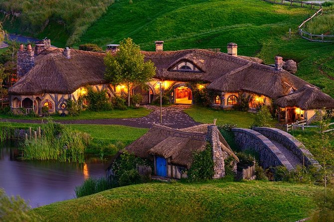 Hobbiton & Waitomo Caves Small-Group Tour W Lunch from Auckland - Lunch in Otorohanga