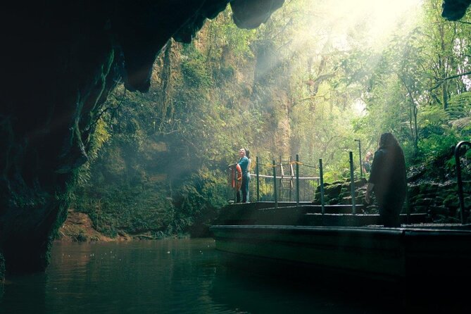 Hobbiton & Waitomo Caves Small-Group Tour W Lunch from Auckland - Waitomo Glowworm Caves: a quiet finish underground