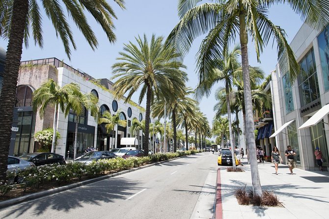 Hollywood and Beverly Hills Half-Day Tour with Exclusive Stops - Why the guide can make or break the outing