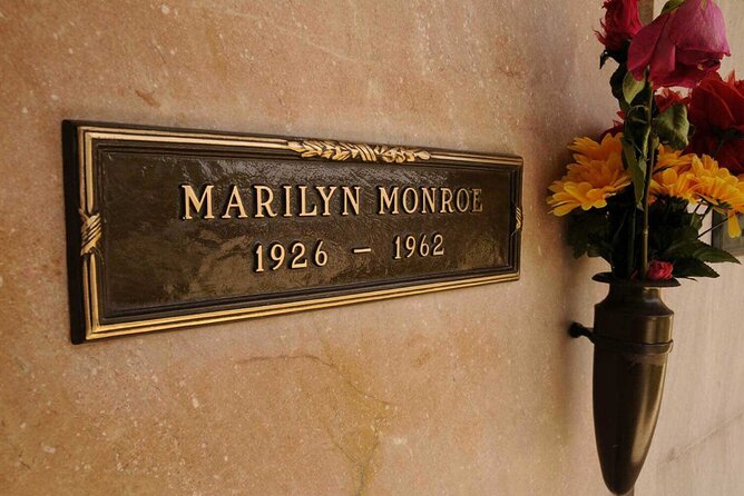 Hollywood Chills 3-Hour Tour: Celebrity Scandals and Cemeteries - What This Hollywood Scandals Tour Is Really About