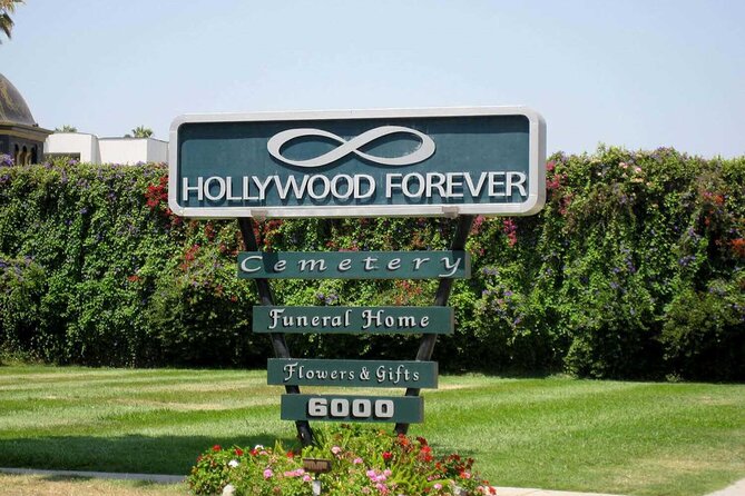 Hollywood Chills 3-Hour Tour: Celebrity Scandals and Cemeteries - Westwood Village Memorial Park and the Famous Names Beneath the Lawn