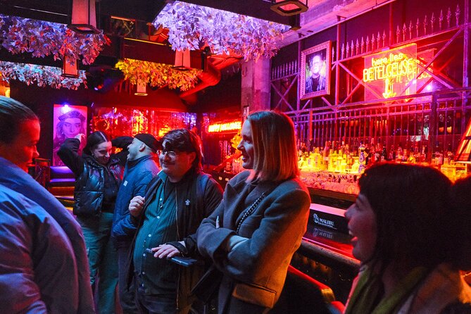 Hollywood Cocktails and True Crime Tour: 3 Drinks Included - Who will enjoy this Hollywood night out