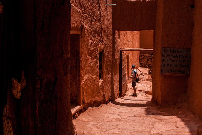 Hollywood of Morocco: 1 Day Trip to Ouarzazate and Ait Benhaddou - A short visit to Taourirt Kasbah in Ouarzazate