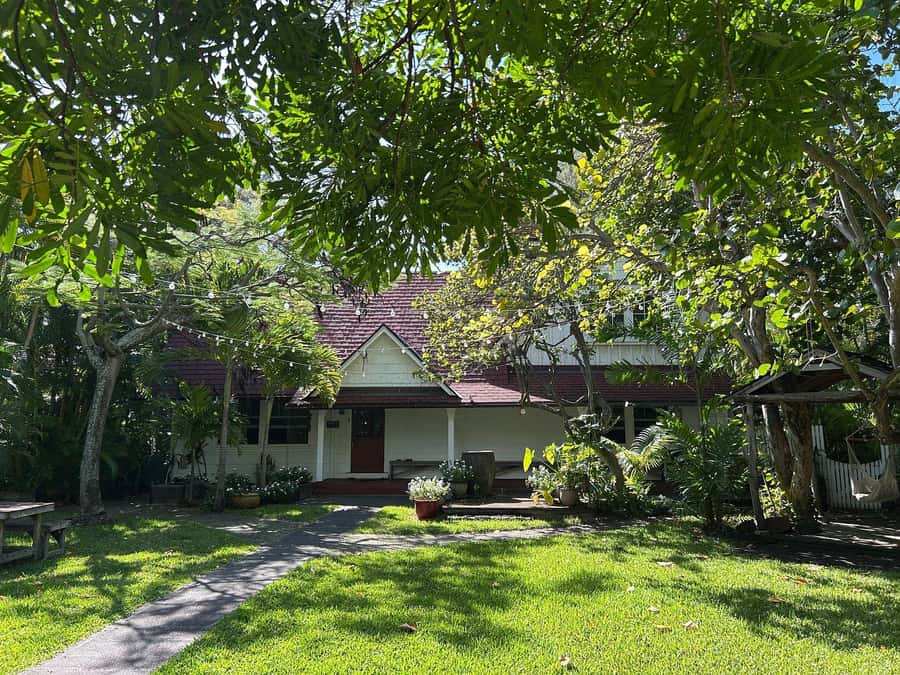 Honolulu - Exclusive Hawaii Five-0 TV Show Tour with Snacks - Why the McGarrett house makes this tour different