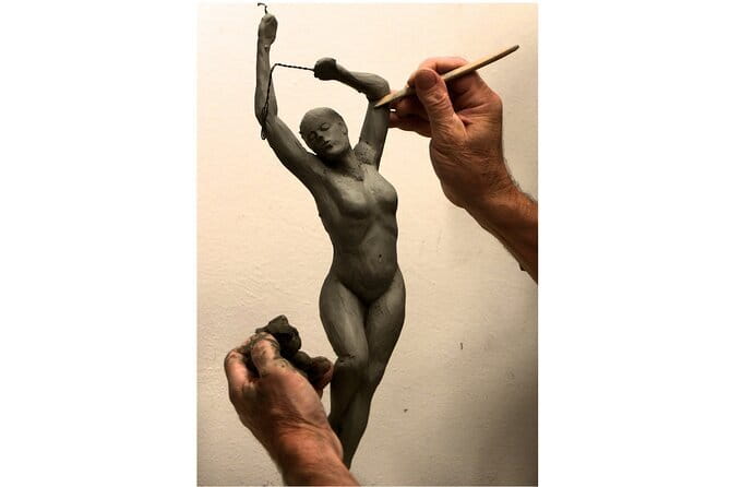Introduction to Sculpture in Clay Class at The Florence Studio - Building the three-dimensional figure