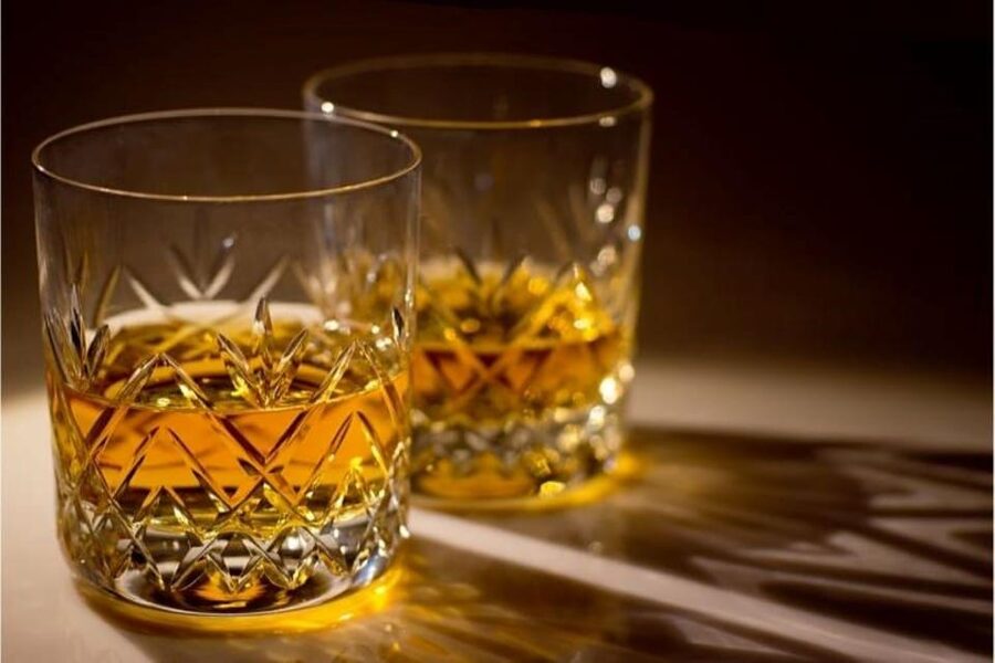 Inverness: Outlander Tour with Whisky Tasting - Highland Folk Museum and the Outlander connection