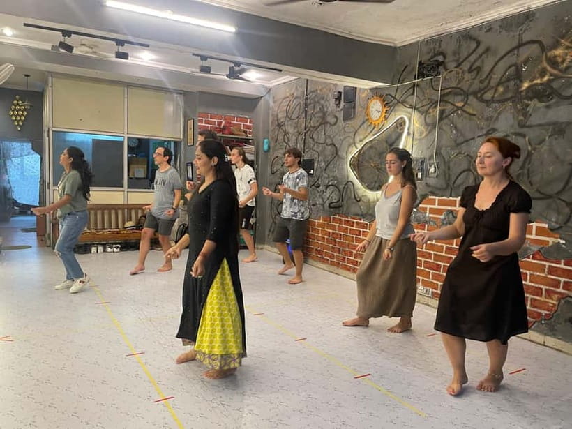 Jaipur: Namaste Bollywood l Dance like a Star - Why this Jaipur class makes a good change of pace