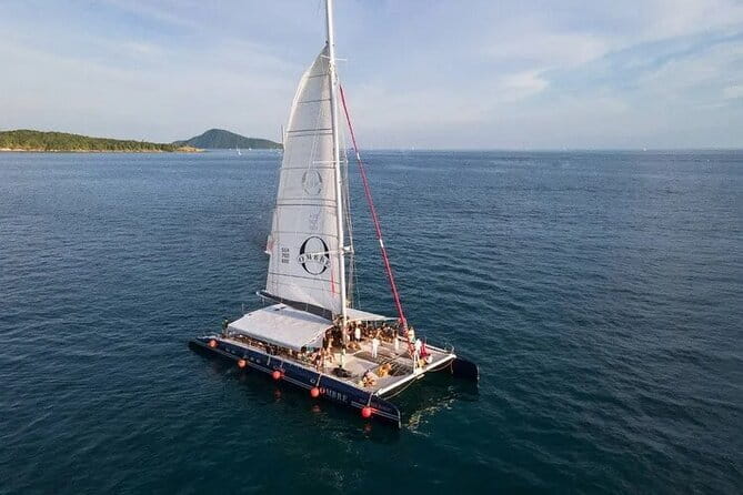 James Bond Island Full Day Tour by Speed Catamaran - Panyi Island: lunch over the water