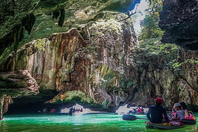 James Bond Island Premium Trip by Speed Boat - Ko Panyi, lunch over the water
