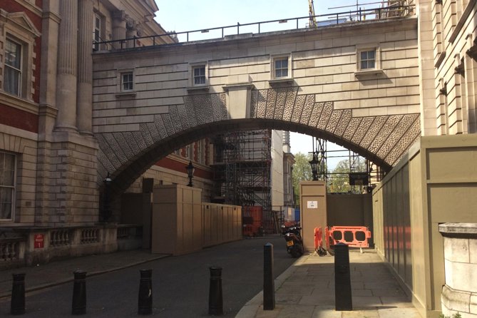 James Bond Private Tour - Victoria Embankment and a key Skyfall setting