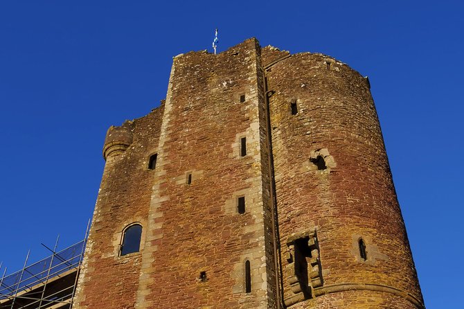 Jamie Fraser Outlander tour to Lallybroch tours Edinburgh - Linlithgow Palace and Wentworth Prison
