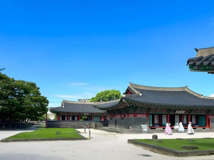 Jeju: K-Drama Spot When Life Gives You Tangerines Hotel Pick - Seongsan Ilchulbong and the eastern coast