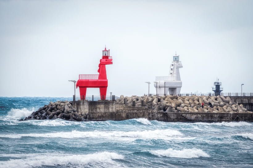Jeju: Western Jeju K-Drama Spots Tour with Hotel Pickup - What the guide adds to the experience