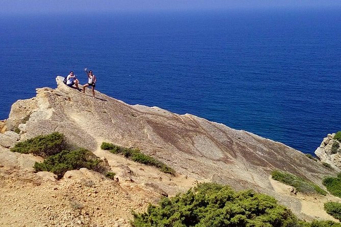 Jurassic Hiking tour to footprints of dinosaur in Espichel Cape - Starting from Lisbon and crossing toward the coast
