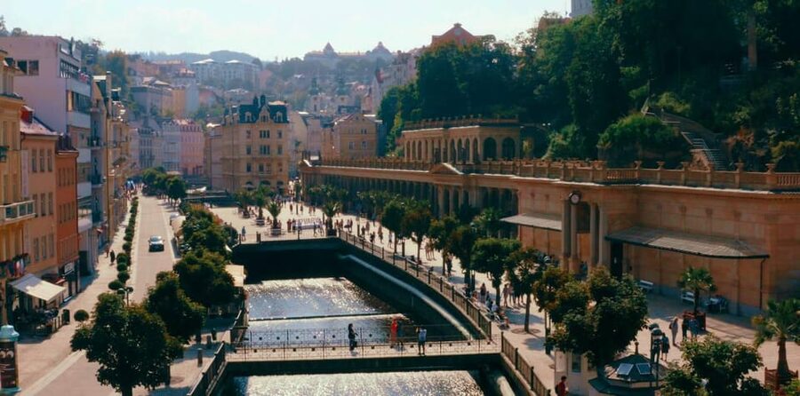 Karlovy Vary: Tourist Cinema Experience - Key points at a glance