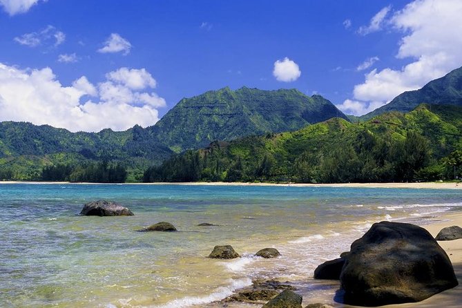 Kauai: Hawaii Movie Tour - Wailua Falls opens the day with movie scenery