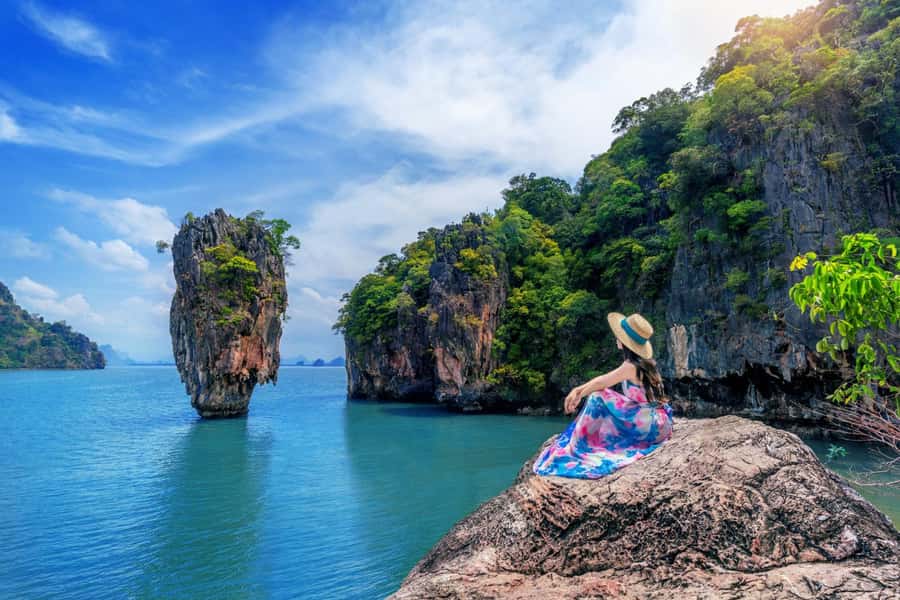 Khaolak: James Bond Island Kayak Tour with Snorkeling &Lunch - Panyee Island: lunch above the water