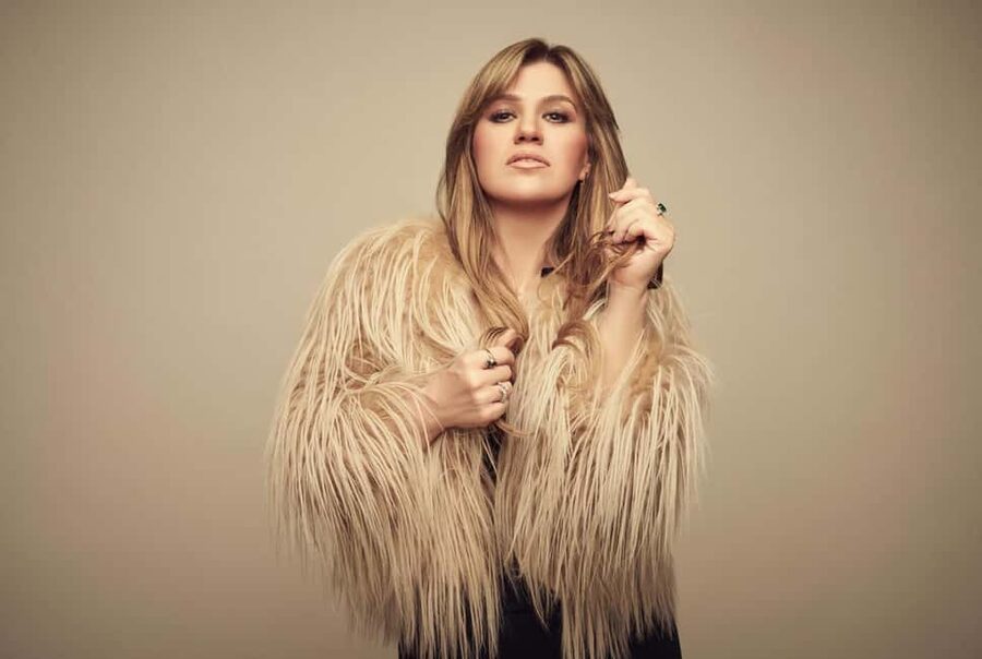 Las Vegas: Kelly Clarkson Studio Sessions Residency - Arriving at Caesars Palace for an 8:00 PM show