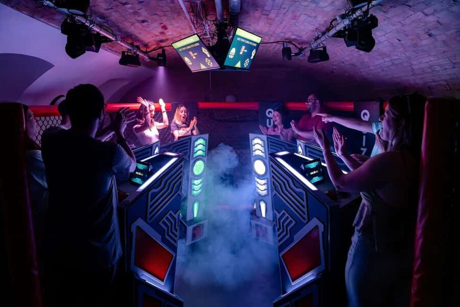 Leonoria Quizboxing- TV show-style team event in Budapest - Key points to know before booking