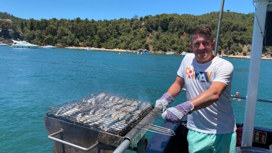 Lisbon: Cruise to the Beach with BBQ, Open Bar and Music - What the open bar really adds