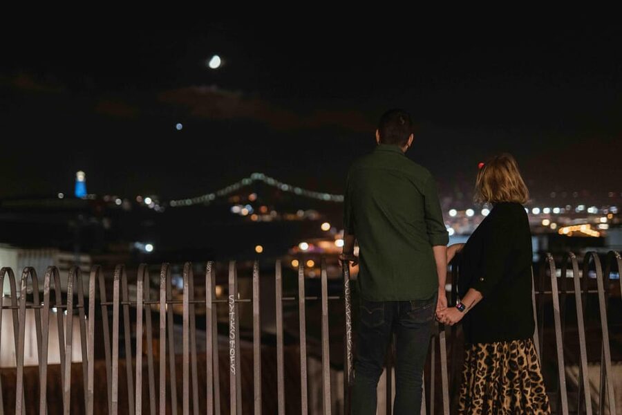 Lisbon lights: A Cinematic Photoshoot at night - Key points before you book