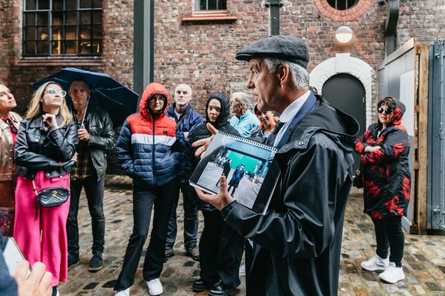 Liverpool: Official Peaky Blinders Coach Tour of Merseyside - The place where Changretta is killed