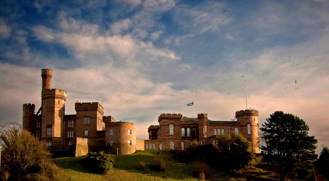 Loch Ness , Outlander , Inverness Castle , Clava and Culloden - Five details that shape the day