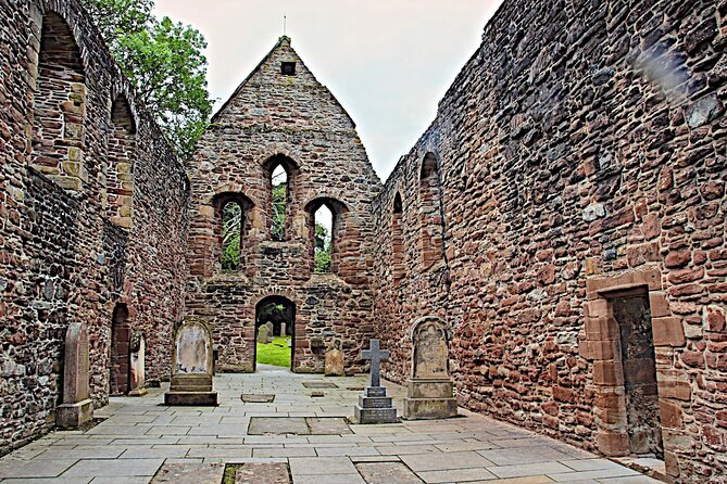 Loch Ness , Outlander , Inverness Castle , Clava and Culloden - Beauly begins with Highland cows and a farm stop