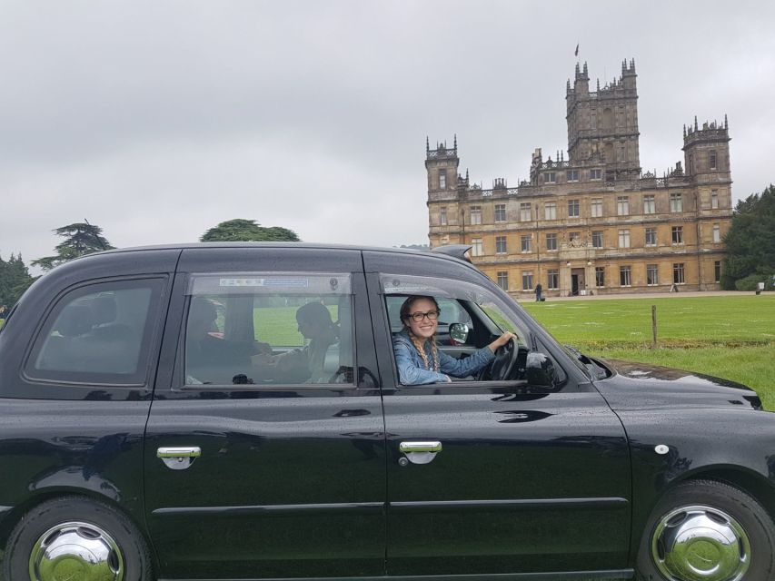 London: Downton Abbey Countryside Black Taxi VIP Tour - A countryside pub stop between the filming locations