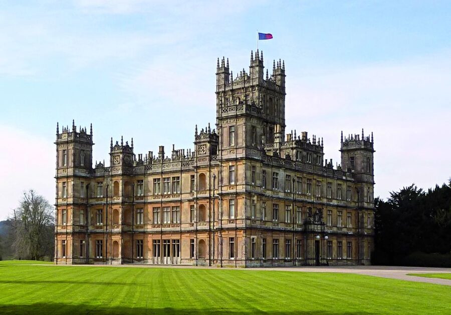 London: Downton Abbey Countryside Black Taxi VIP Tour - Is $1,145 good value for up to six people?