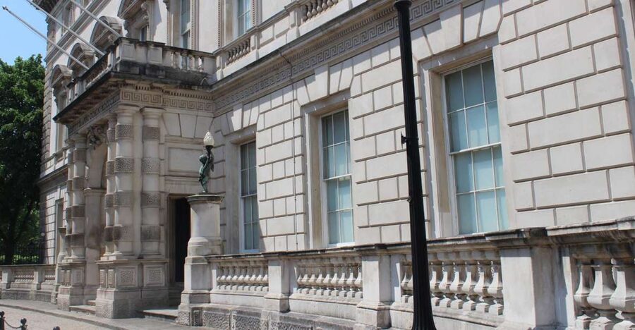 London: Downton Abbey Guided Walking Tour - What the guide adds to the walk
