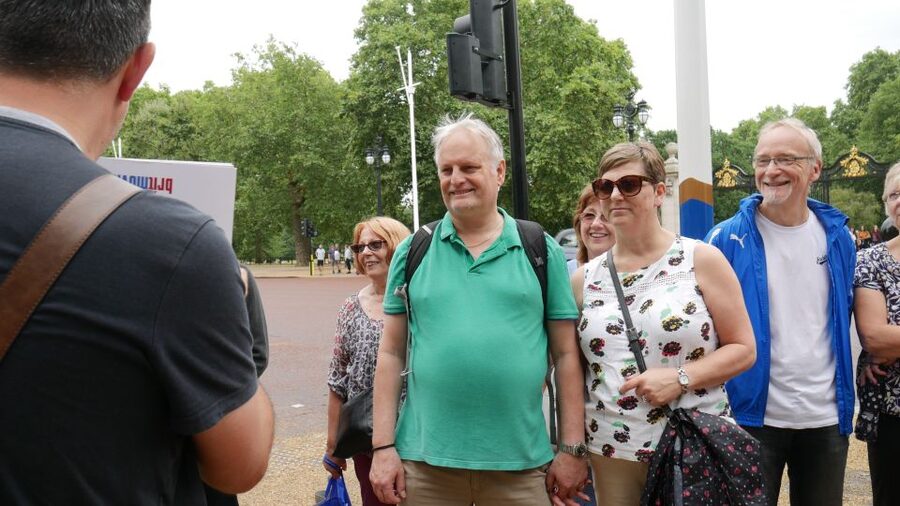 London: Downton Abbey Guided Walking Tour - Starting at Temple and entering Downton’s London