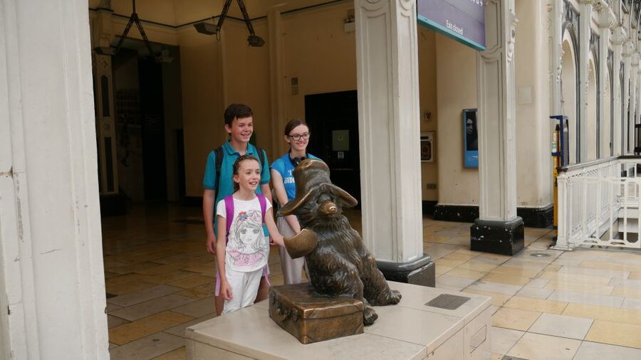 London: Guided Paddington Bear Walking Tour - How the guiding can shape your day