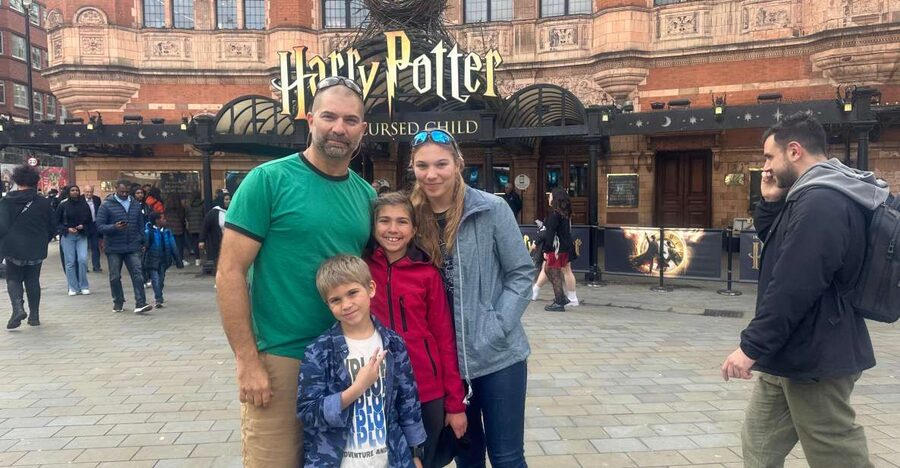 London: Harry Potter Black Cab Tour with Hotel Pick Up - King’s Cross and St Pancras start the story