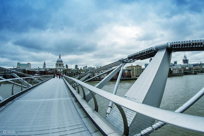 London: Harry Potter Filming Locations Sightseeing Tour - St Paul’s and the Geometric Staircase connection