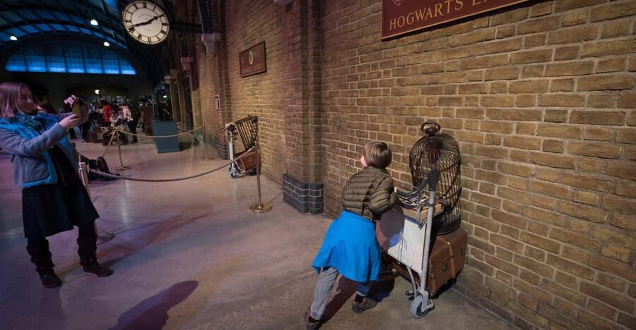London: Harry Potter Inspirations and Locations Tour - Borough Market leads to the Leaky Cauldron area